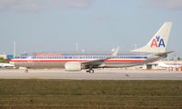 N934AN @ MIA - American 737-800 - by Florida Metal