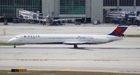 N952DL @ MIA - Delta MD-88