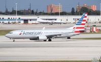 N964AN @ MIA - American 737-800