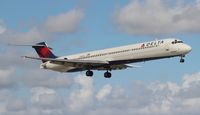 N981DL @ MIA - Delta MD-88