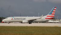 N983AN @ MIA - American 737-800