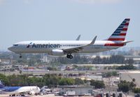 N987AN @ MIA - American 737-800