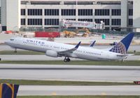 N45440 @ MIA - United 737-900 - by Florida Metal