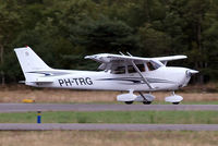 PH-TRG @ EHBD - Cessna 172S Skyhawk [172S-9801] Budel-Kempen~PH 11/08/2006