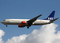 LN-RCY @ LEBL - Landing rwy 25R - by Shunn311
