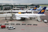 TF-FIW @ EHAM - Icelandair B757 - by Thomas Ranner