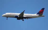 N617CZ @ DTW - Delta E175