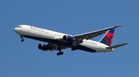 N842MH @ KJFK - Delta Airlines B767-400