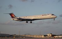 N905DE @ MIA - Delta MD-88