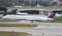 N908DL @ FLL - Delta MD-88