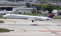 N911DA @ FLL - Delta MD-90
