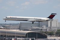 N928DN @ MIA - Delta MD-90