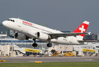 HB-IPU @ LOWW - Swiss A319 - by Thomas Ranner