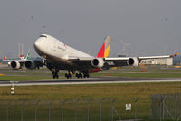 HL7436 @ LOWW - Asiana B747 - by Thomas Ranner