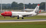 LN-NOF @ EDDM - moments prior touchdown - by Friedrich Becker