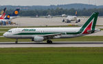 EI-DSJ @ EDDM - departure from München - by Friedrich Becker