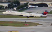 N963DL @ FLL - Delta MD88