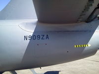 N909ZA - refuel at KCNY - by M. Weissinger