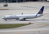 N68453 @ MIA - United 737-900 - by Florida Metal