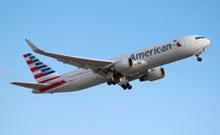 N383AN @ MIA - American