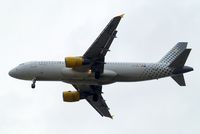 EC-HQL @ EGLL - Airbus A320-214 [1461] (Vueling Airlines) Home~G 28/03/2010 - by Ray Barber