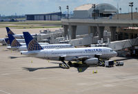 N828UA @ KDFW - Gate E5 DFW - by Ronald Barker