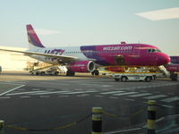 HA-LWV @ EGGW - Wizz Air aircraft
