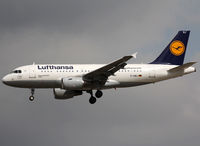 D-AIBJ @ EDDF - Landing rwy 25L - by Shunn311