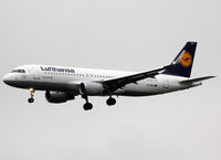 D-AIZU @ EDDF - Landing rwy 25L - by Shunn311