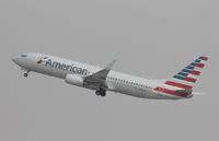 N992AN @ KLAX - Boeing 737-800 - by Mark Pasqualino