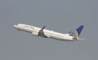 N34460 @ KLAX - Boeing 737-900ER - by Mark Pasqualino