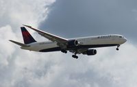 N832MH @ DTW - Delta - by Florida Metal
