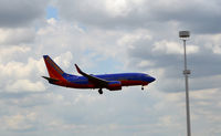 N202WN @ KDAL - Landing DAL - by Ronald Barker
