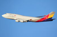 HL7618 @ LOWW - Asiana B747 - by Thomas Ranner