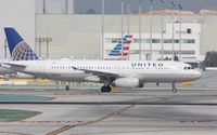 N485UA @ KLAX - Airbus A320