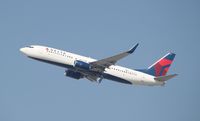 N398DA @ KLAX - Boeing 737-800 - by Mark Pasqualino