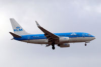 PH-BGE @ EGLL - Boeing 737-7K2 [30371] (KLM Royal Dutch Airlines) Home~G 04/08/2013. On approach 27L. - by Ray Barber