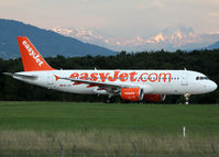 HB-JYA @ LSGG - Ready for take off rwy 23 - by Shunn311