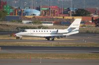 N685CS @ KEWR - Cessna 680