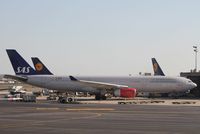 LN-RKO @ KEWR - Airbus A330-300