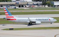 N946NN @ FLL - American