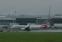 N929NN @ YVR - Rainy day depature from YVR.