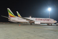 ET-AQN @ LOWW - Boeing 737-800 Ethiopian