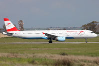 OE-LBA @ LIRF - Taxiing - by micka2b