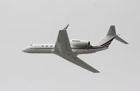 N425QS @ KLAX - Gulfstream GIV-X - by Mark Pasqualino