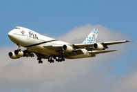 AP-BAK @ MAN - RWY 24