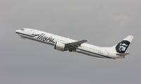 N302AS @ KLAX - Boeing 737-900 - by Mark Pasqualino