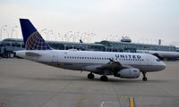 N805UA @ KORD - Taxi O'Hare - by Ronald Barker