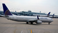 N45440 @ KORD - Taxi O'Hare - by Ronald Barker