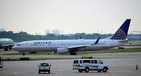N75426 @ KORD - Taxi O'Hare - by Ronald Barker